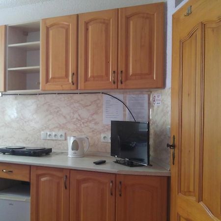 Penzion Apartmany Becov เบชอฟ นาด เทอโพล ภายนอก รูปภาพ