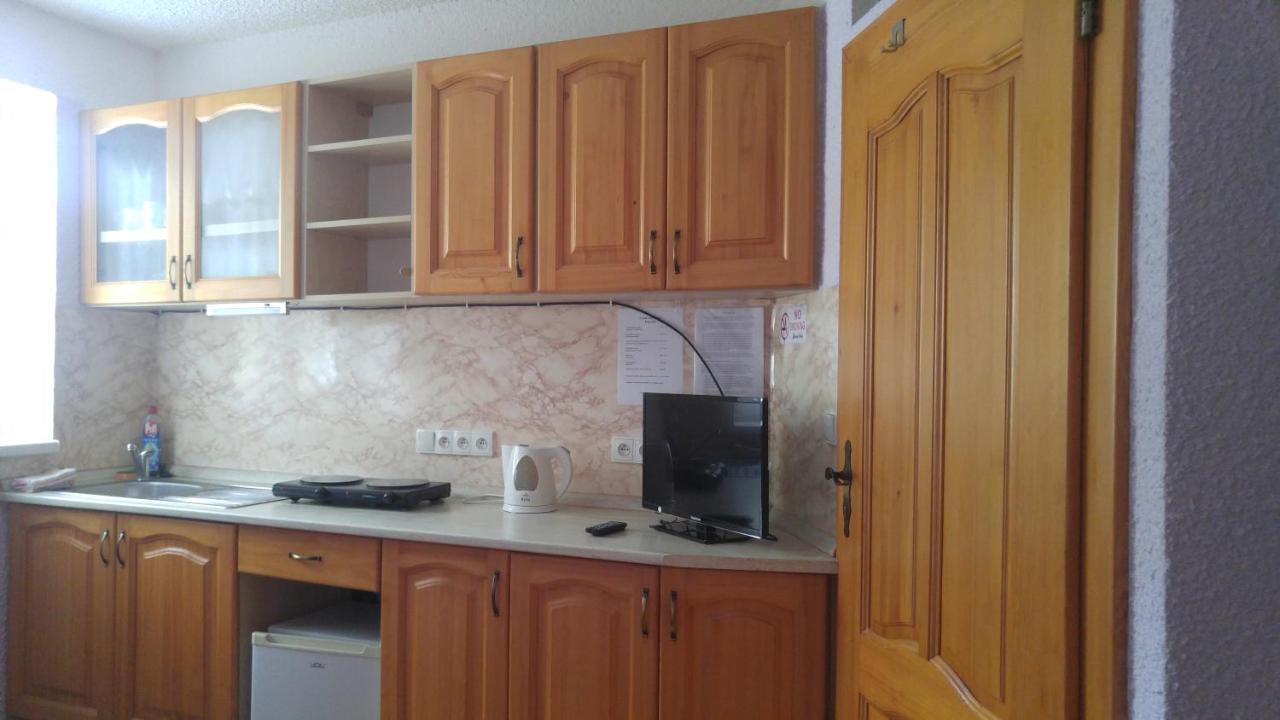 Penzion Apartmany Becov เบชอฟ นาด เทอโพล ภายนอก รูปภาพ