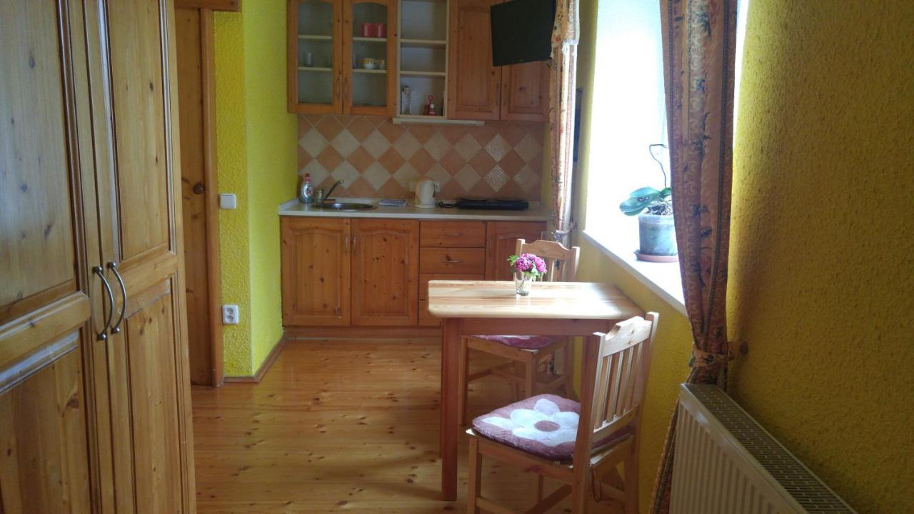 Penzion Apartmany Becov เบชอฟ นาด เทอโพล ภายนอก รูปภาพ
